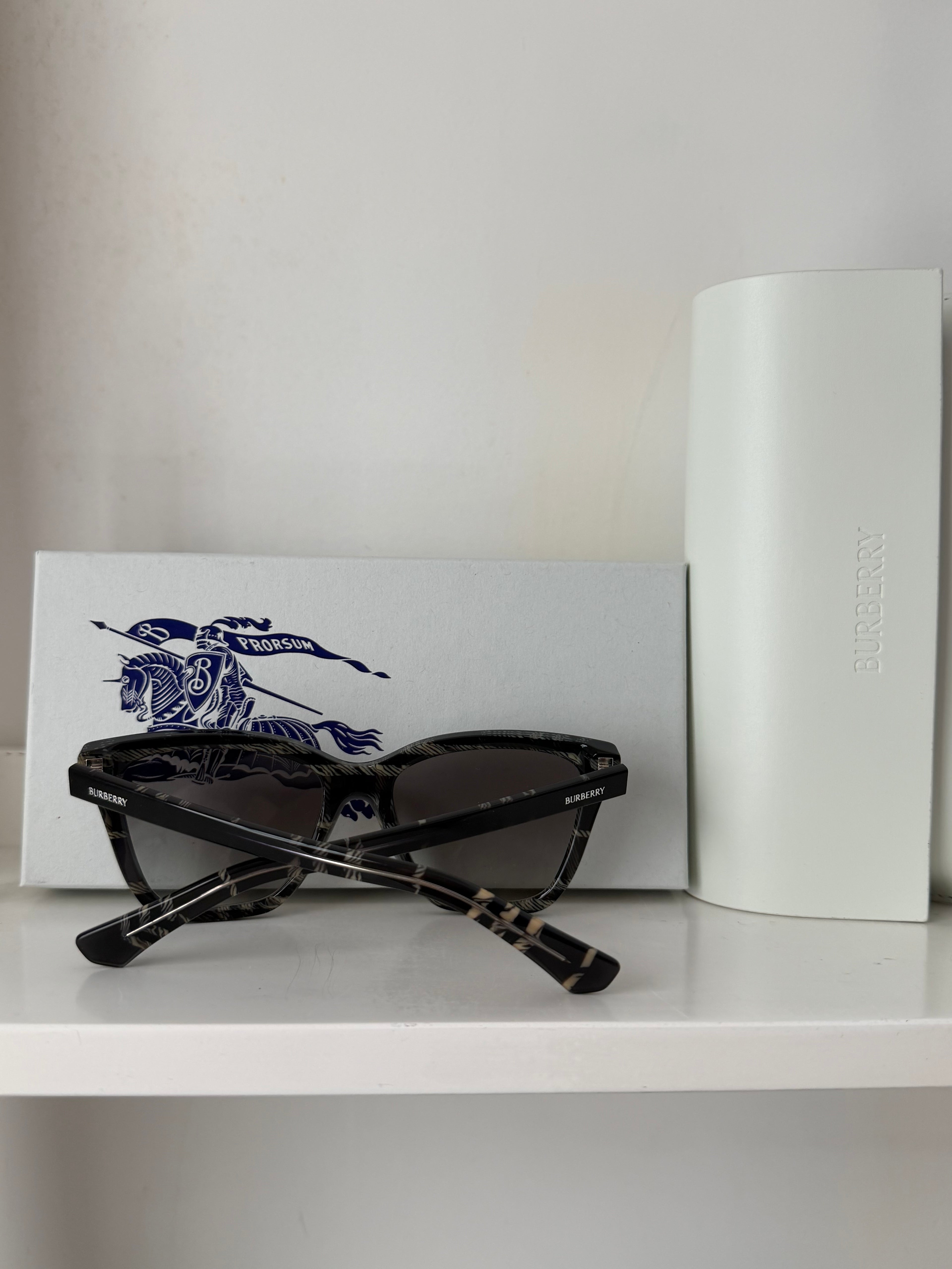 Burberry eye cat sunglasses