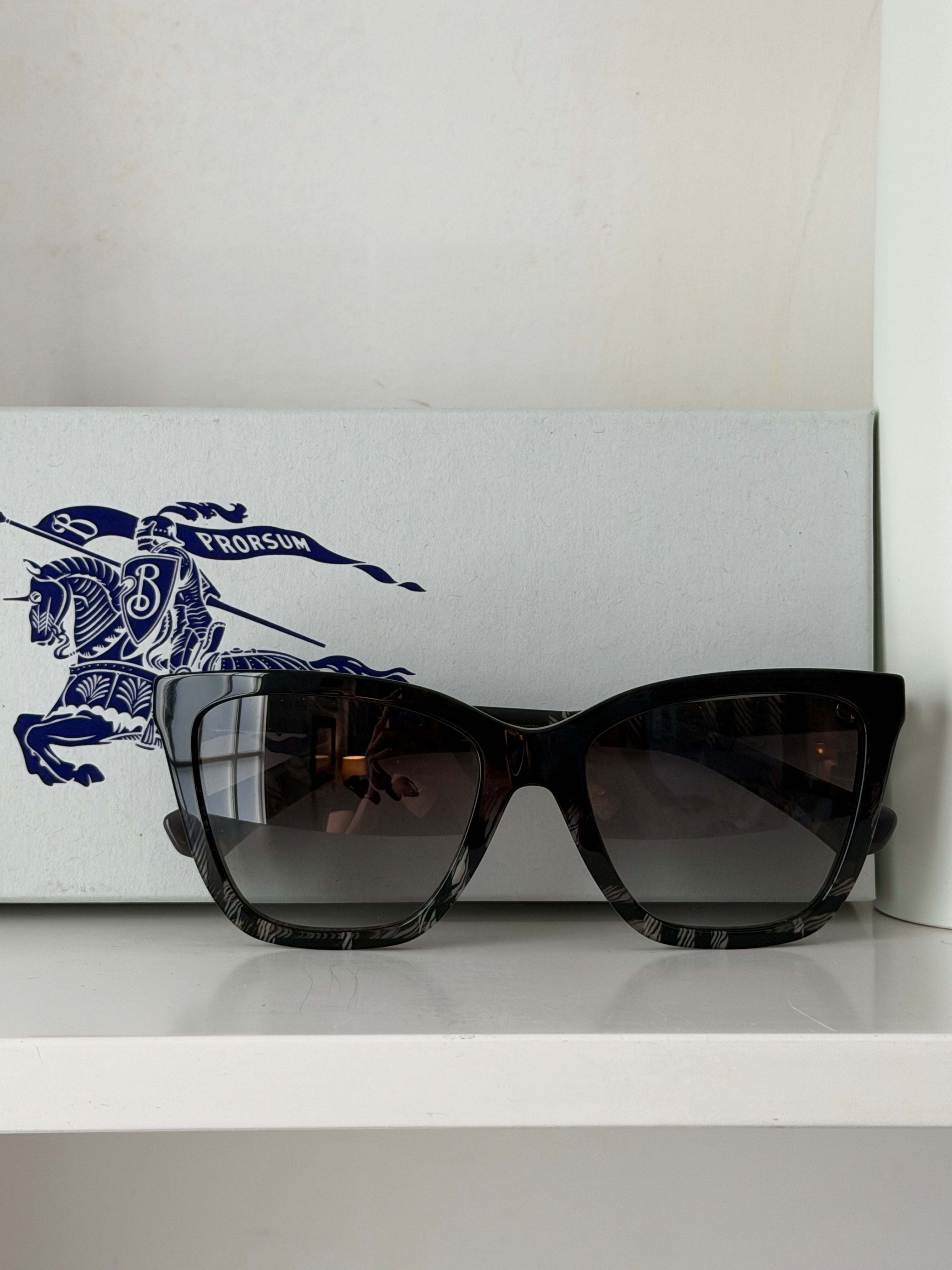 Burberry eye cat sunglasses