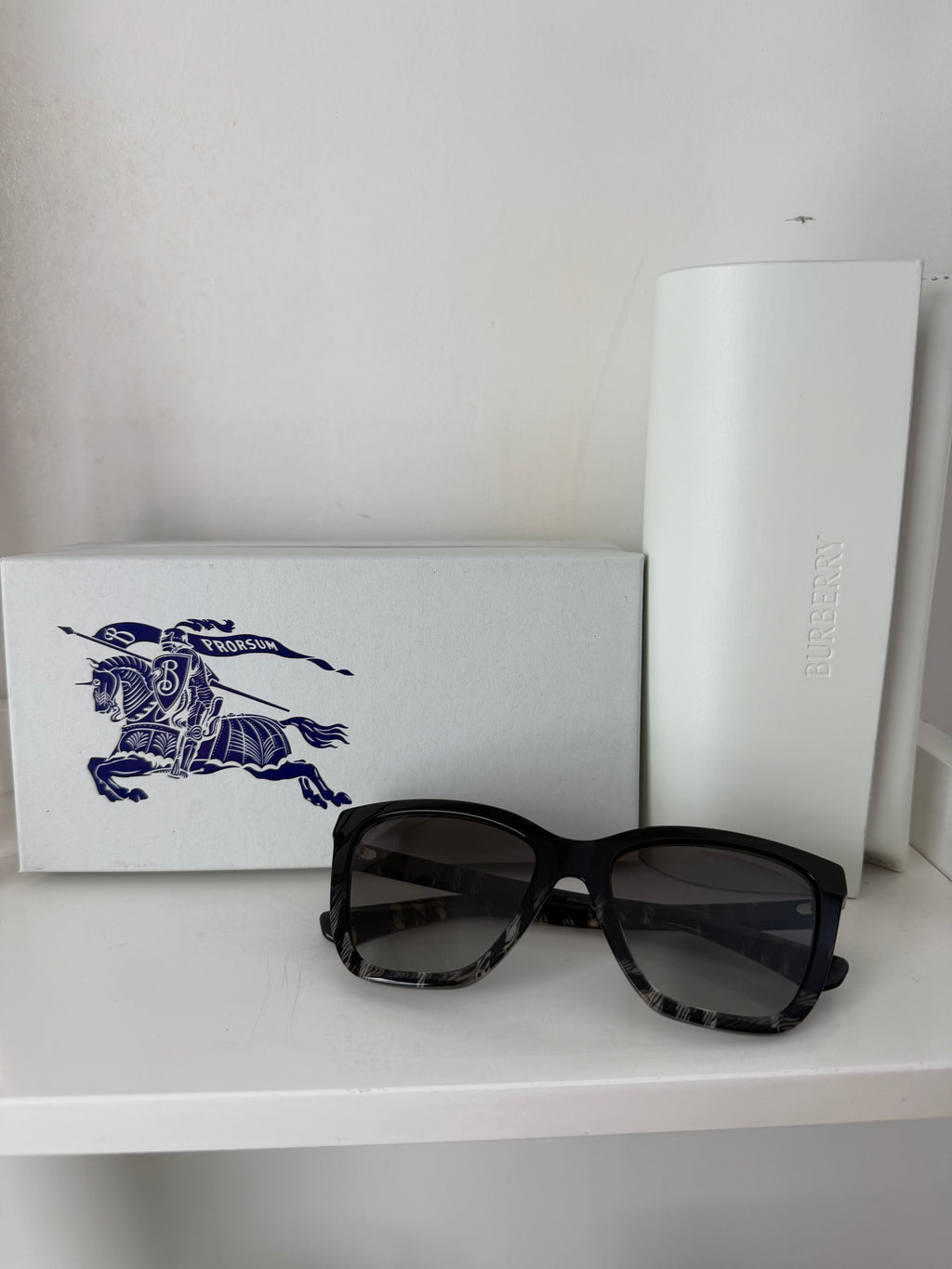 Burberry eye cat sunglasses