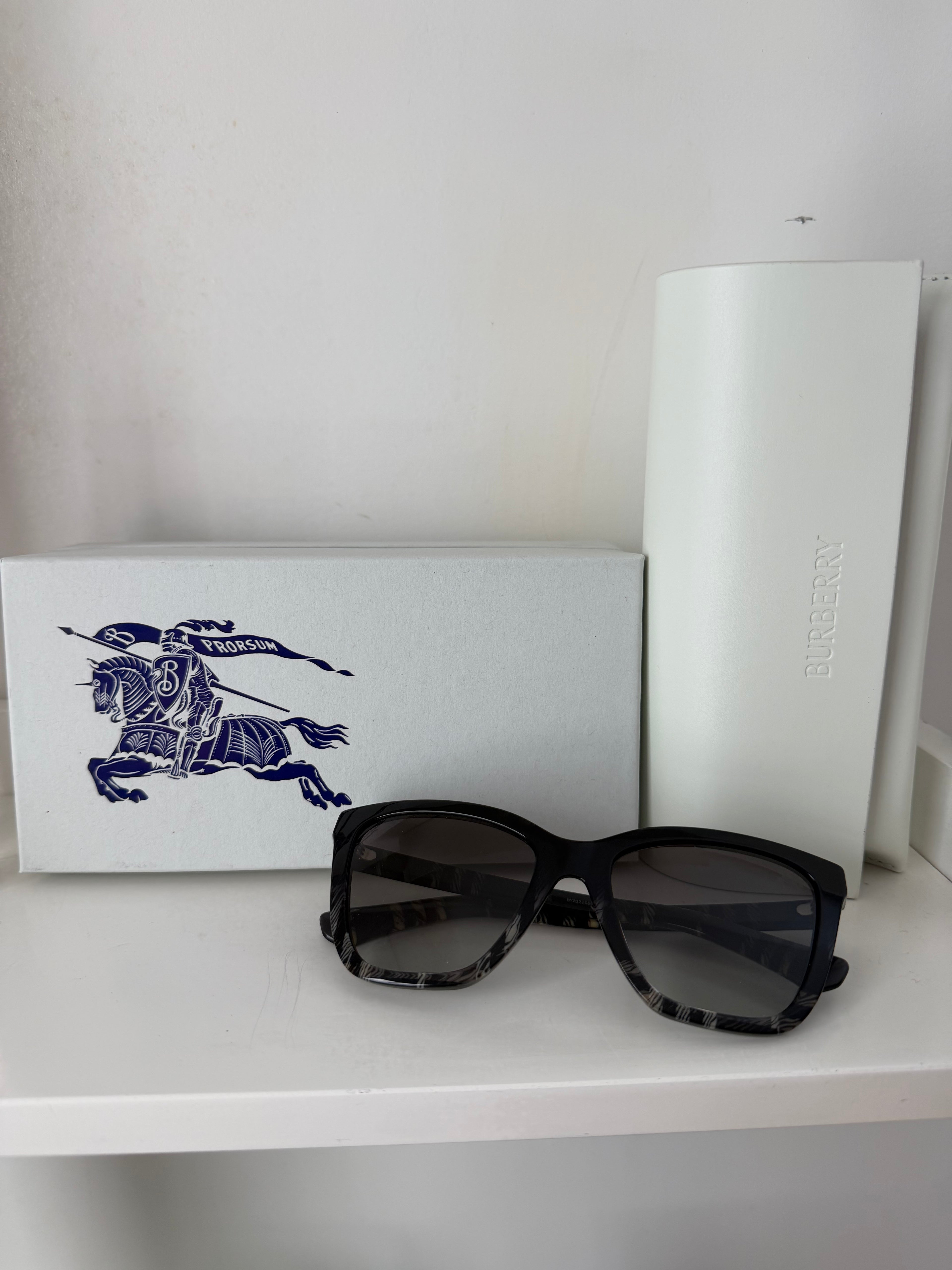 Burberry eye cat sunglasses