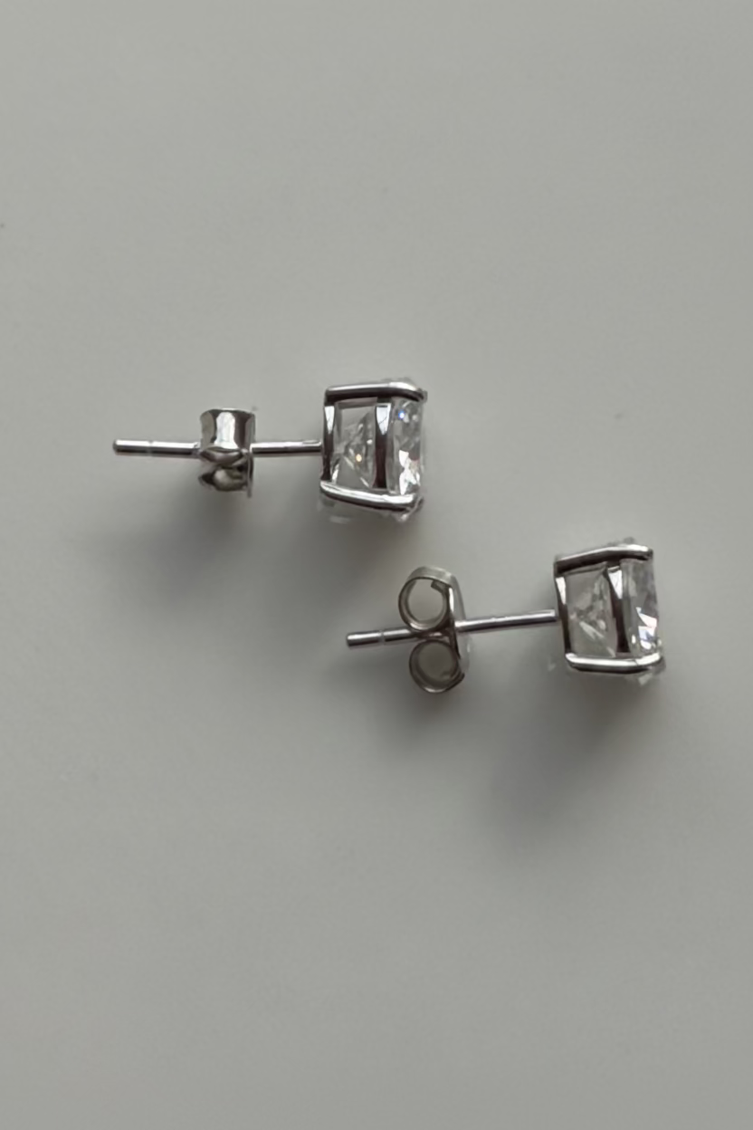 Moissanite studs