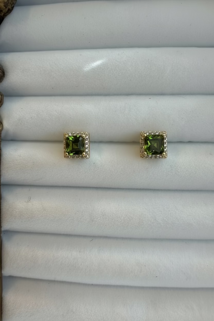 Peridot CZ studs